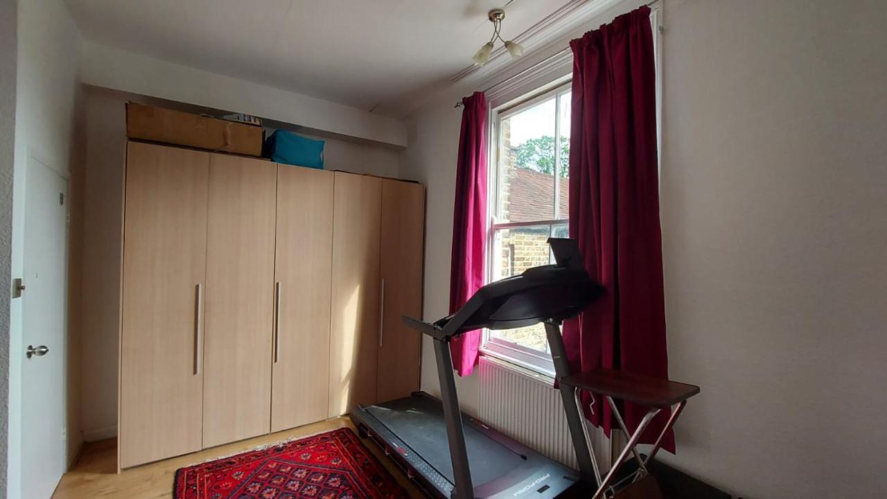 Extra Large One Bedroom Flat With Parking Frühstückspension London